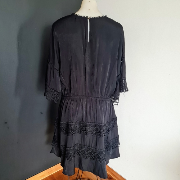 Women's size 18 M 'CITY CHIC' Gorgeous little black dress- EUC - Picture 5 of 7